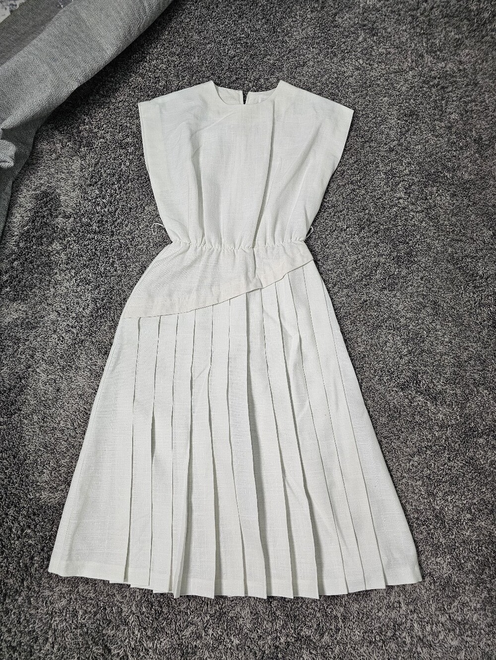 Vintage Malouf Petite White Pleated Midi Dress Size 6 - Picture 3 of 9